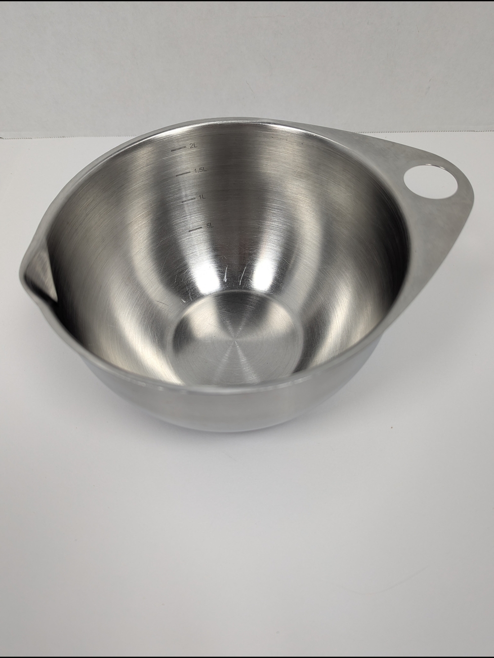 The Pampered Chef Stainless Steel Mixing Bowl Pour Spout Silicone Base 8-Cup 2-L